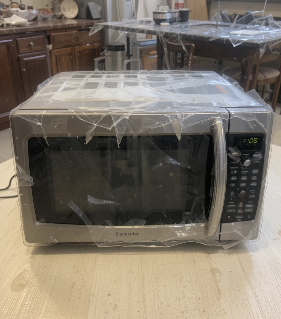 20L Solo Microwave Oven with Manual Controls
